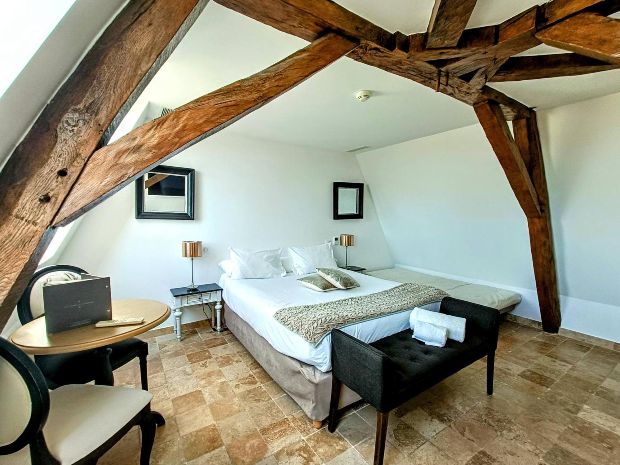 Les Chambres De La Renaissance Sainte-Julie Esterno foto