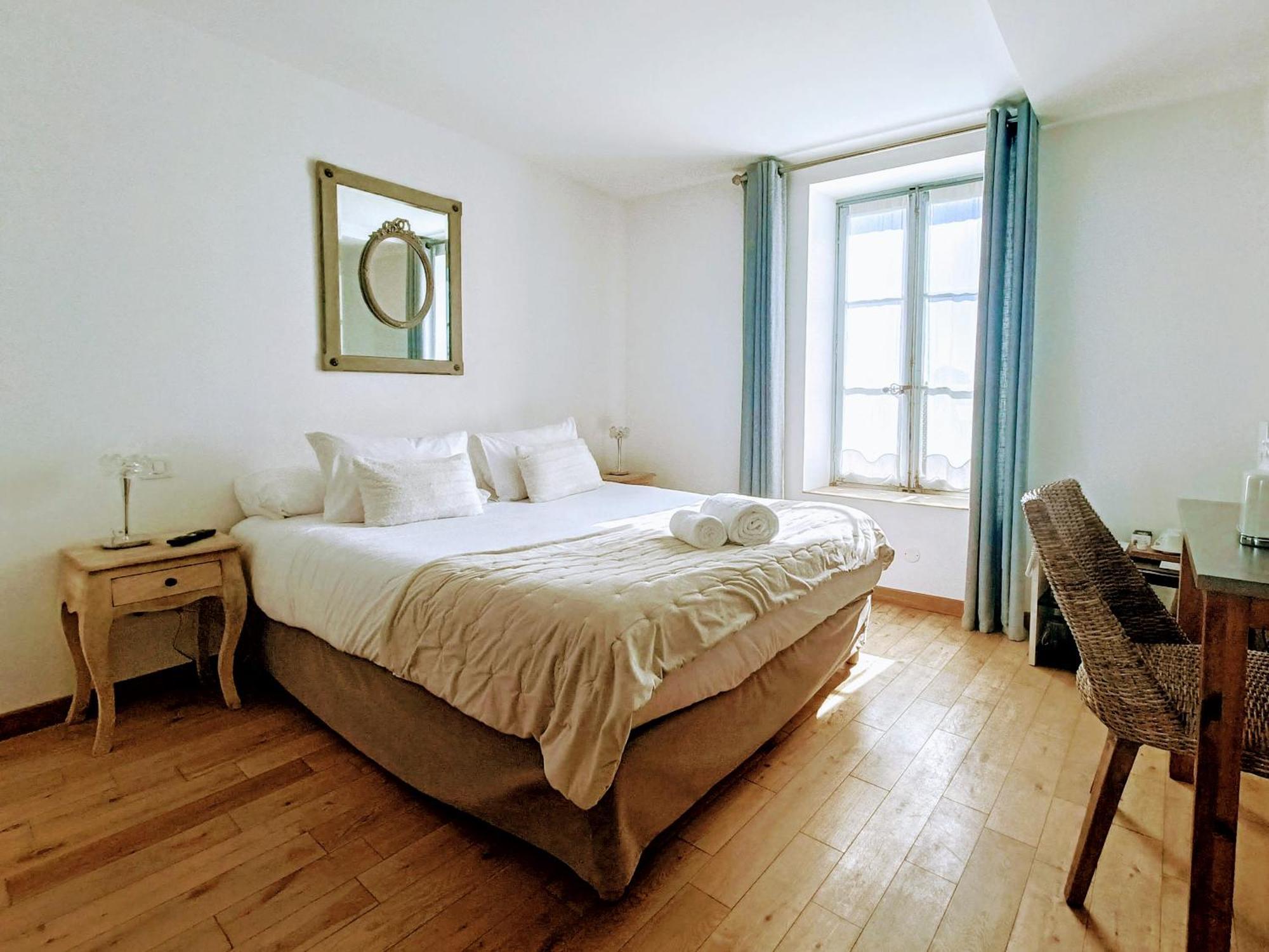 Les Chambres De La Renaissance Sainte-Julie Esterno foto