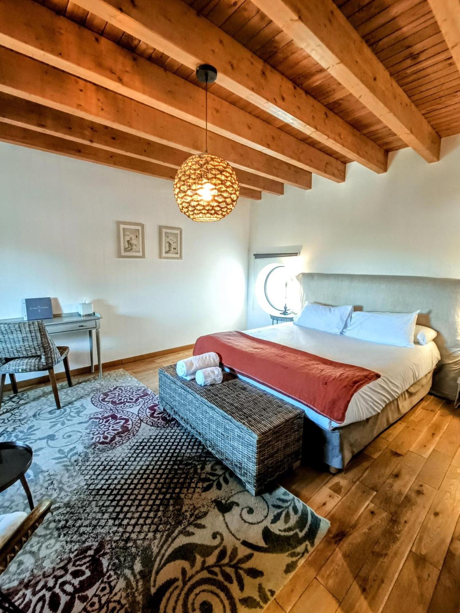 Les Chambres De La Renaissance Sainte-Julie Esterno foto