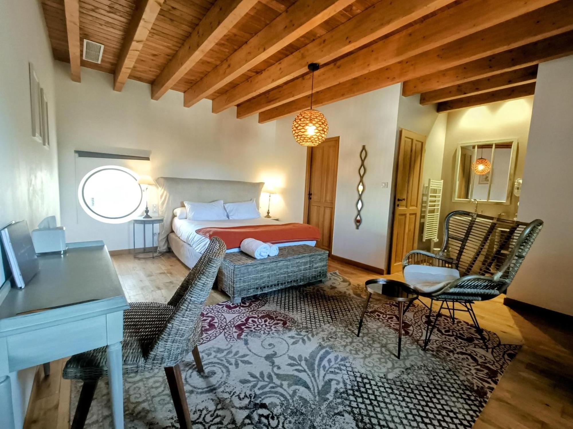Les Chambres De La Renaissance Sainte-Julie Esterno foto